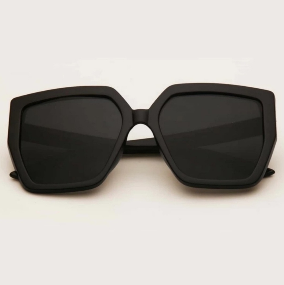 ✨️Last1❗️Black Thick Frame Sunglasses ✨️ - Picture 5 of 11